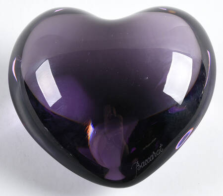 Baccarat Paperweight Amor Heart (Puffed) - Amethyst - Boxed