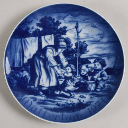 Bareuther Mothers Day Plate Mother And Children - Boxed
