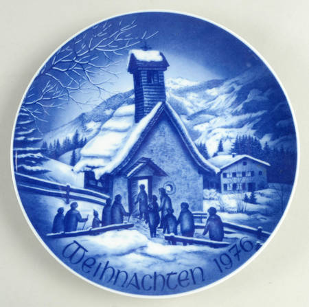 Christmas Plate Chapel In The Hills - No Box