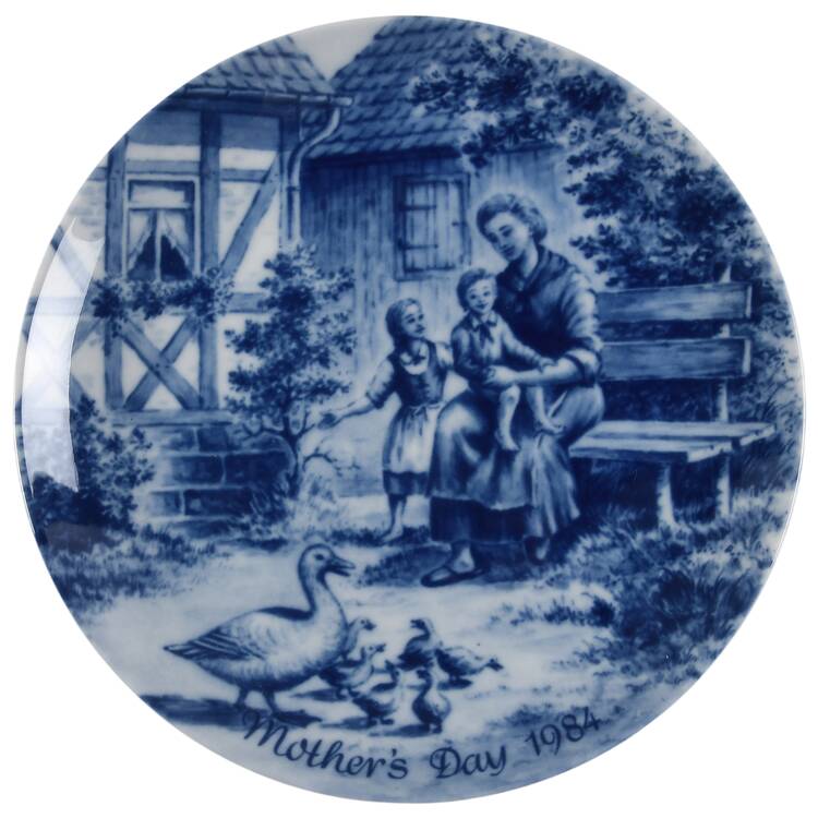 Mothers Day Plate Maternal Care - Boxed