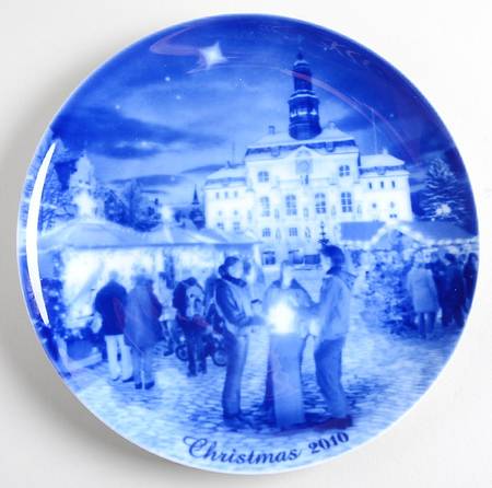 German Christmas Plates Christmas Eve At Luneberg - Boxed