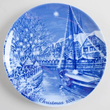 German Christmas Plates Historical Town Of Buxehude - Boxed