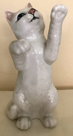 Beswick Figurine White Persian On Hind Legs - Boxed