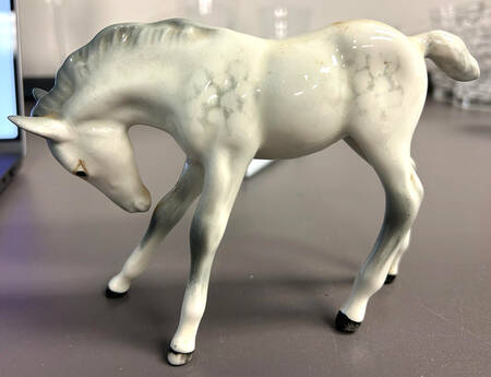 Beswick Figurine Large Foal Head Down-Grey - With Box 238
