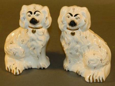 Beswick Figurine Old English Dog-Facing Left - Boxed