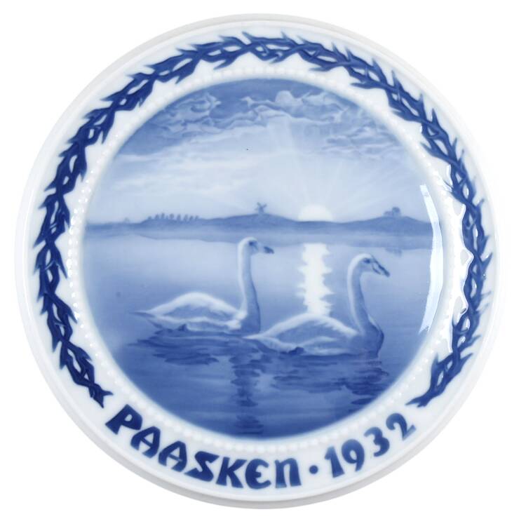 Easter Plates 1932-Swans - Boxed