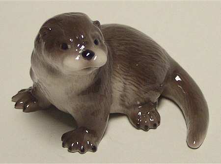 Mother's Day Figurine Young Otter - Boxed