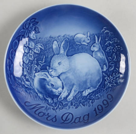 Mother's Day Plate Rabbit With Young - No Box