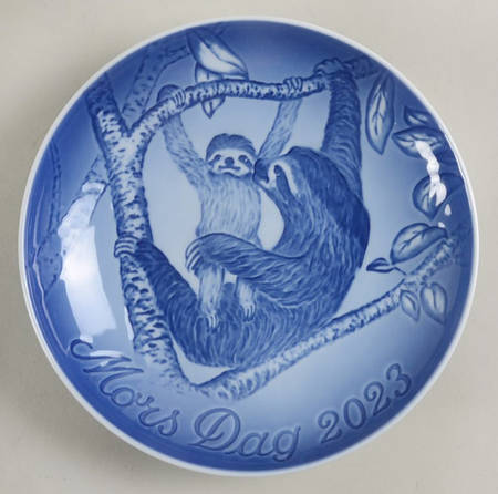 Mother's Day Plate Sloth With Young - Boxed
