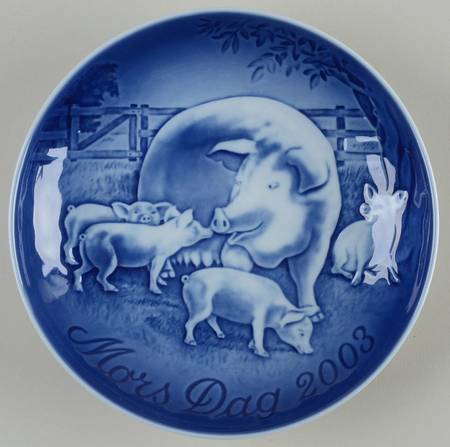 Mother's Day Plate Sow With Piglets - Boxed