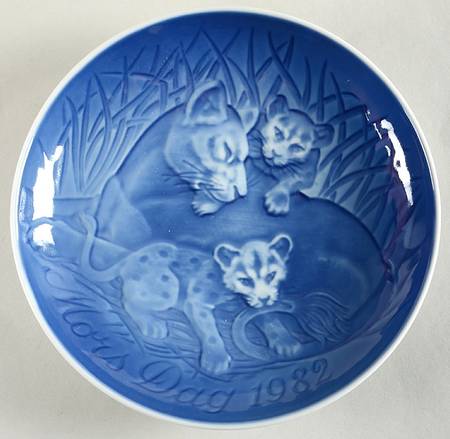 Mother's Day Plate Lioness And Cub - Boxed