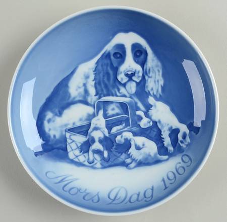 Mother's Day Plate Dog And Puppies - No Box