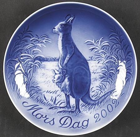 Mother's Day Plate Kangaroo With Young - Boxed