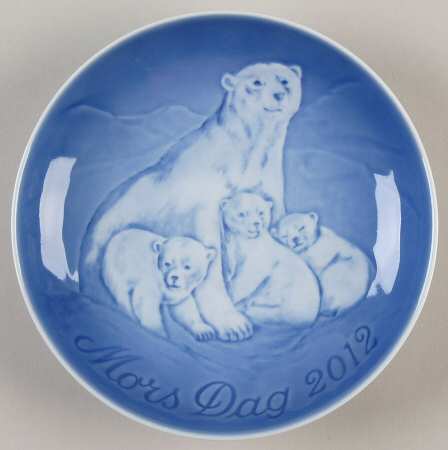 Mother's Day Plate Polar Bear With Cubs - Boxed