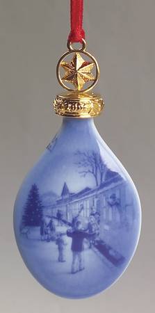 Christmas Drop Ornament Welcoming Guests For Christmas - Boxed