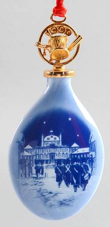 Christmas Drop Ornament Changing Of The Guards - Boxed