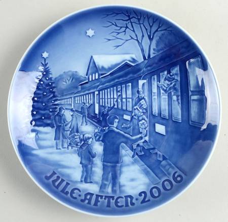Annual Christmas Plate Welcoming Guests For Christmas - Boxed