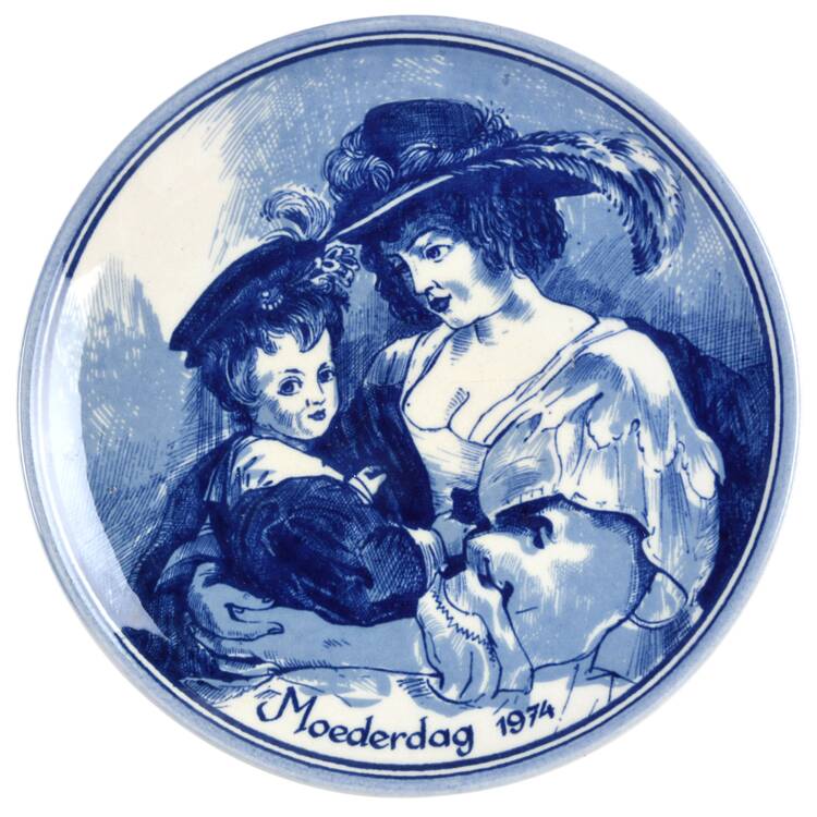Mother's Day Plate-Blue Delft Ruben's 2nd Wife And Their Child  - Boxed