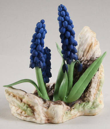 Flower Sculptures Grape Hyacinth-Muscari Botryoides - No Box