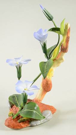 Flower Sculptures Periwinkle-England - No Box