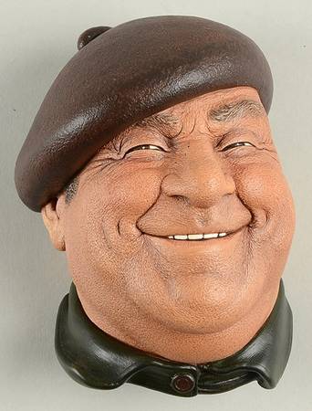 Character Head Plaques Pierre-Brown Hat - No Box
