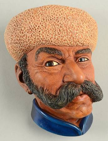 Character Head Plaques Armenian - No Box