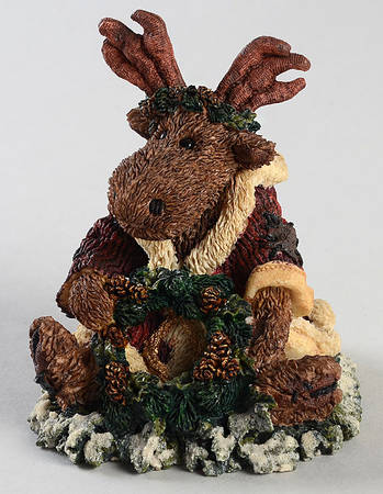 The Bearstone Collection Maynard The Santa Moose - No Box