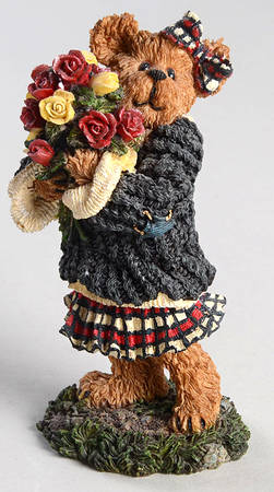 The Bearstone Collection Rosalic Bearheary-Love Is In The Air - With Box