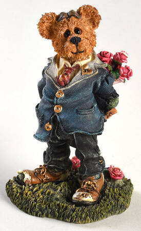 The Bearstone Collection Franklin T. Rosenbearg-Bearing You Roses - Boxed