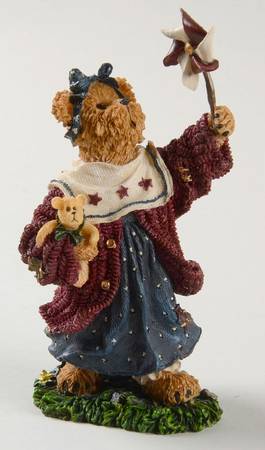 The Bearstone Collection Mamie Bearmerican Simple Pastimes - Boxed