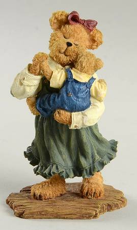 The Bearstone Collection Momma Bearylove With Sweet Pea The Dance - Boxed