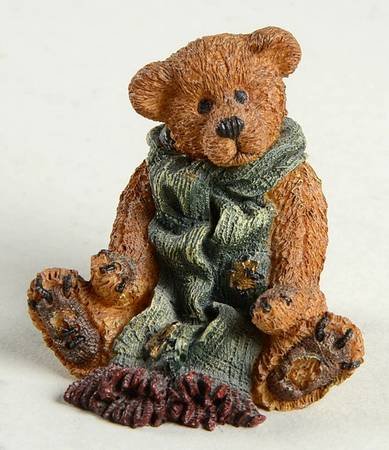 The Bearstone Collection Bear With Long Green Scarve - No Box 116b