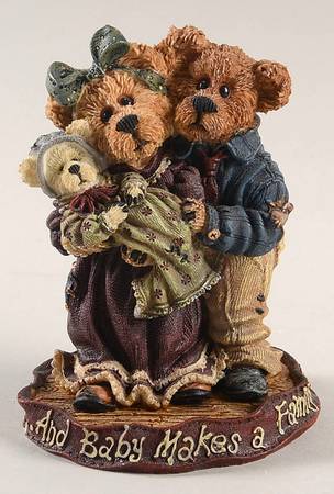 The Bearstone Collection Momma & Poppa McNewbear W/ Baby Bundies - Boxed
