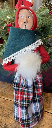 Traditional Assorted Carolers Grandmother W/Muff-Green Cape - No Box Nb1612