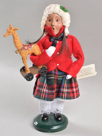 Traditional Assorted Carolers Girl With Wooden Giraffe - Nb1066, No Box