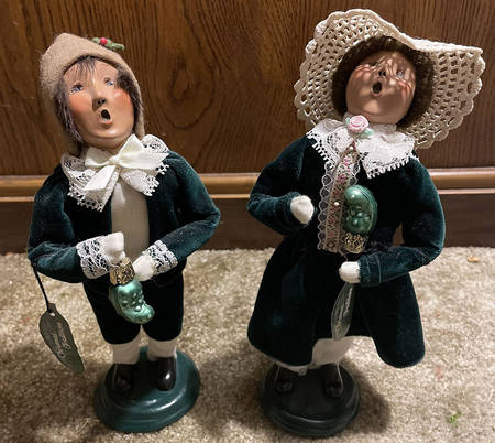Traditional Assorted Carolers Boy With Pickle Ornament-Green - No Box Nb1618