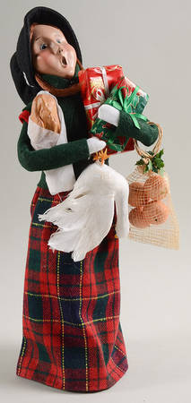 Traditional Assorted Carolers Woman With Presents-Green - No Box Nb1629
