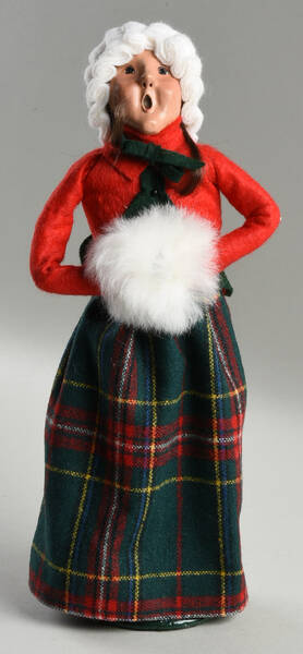 Traditional Assorted Carolers Woman With White Muff Red Coat - No Box Nb1704
