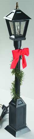 Accessories Lamppost With Red Bow And Garland - No Box