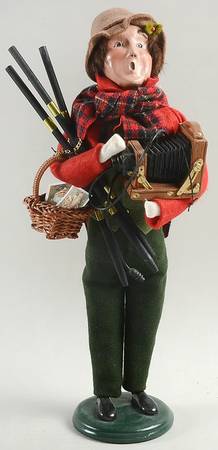 Traditional Assorted Carolers Shopper Man With Camera And Card Basket - No Box