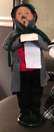 Traditional Assorted Carolers Man With Music-Grey Coat Red Vest - Nb1026, No Box