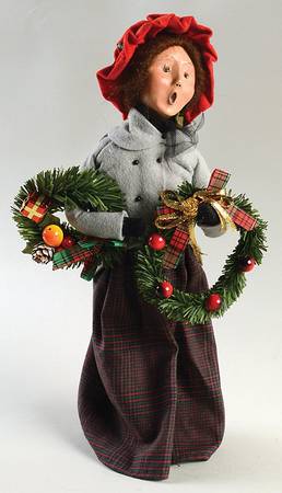 Traditional Assorted Carolers Woman With Wreaths - Nb923, No Box
