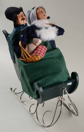 Traditional Assorted Carolers Couple In Sleigh - No Box Nb872