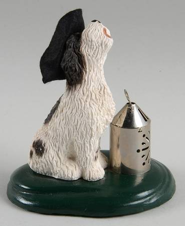 Singing Dogs Colonial Dog - No Box