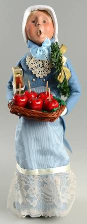 Traditional Assorted Carolers Victorian Woman Shopper With Candy Apple - No Box Nb1151