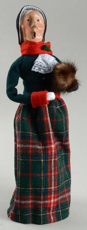 Traditional Assorted Carolers Grandmother With Muff-Green - Nb768, No Box