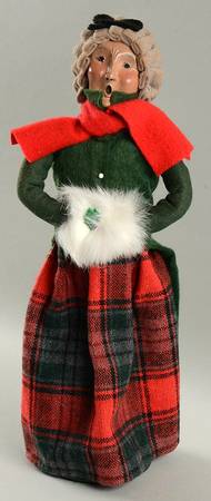 Traditional Assorted Carolers Woman With White Muff-Green Coat - Nb1008, No Box