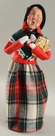 Traditional Assorted Carolers Grandmother With Gift-Red Coat - Nb1006, No Box