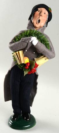 Traditional Assorted Carolers Grandfather With Wreath-Grey Coat - No Box