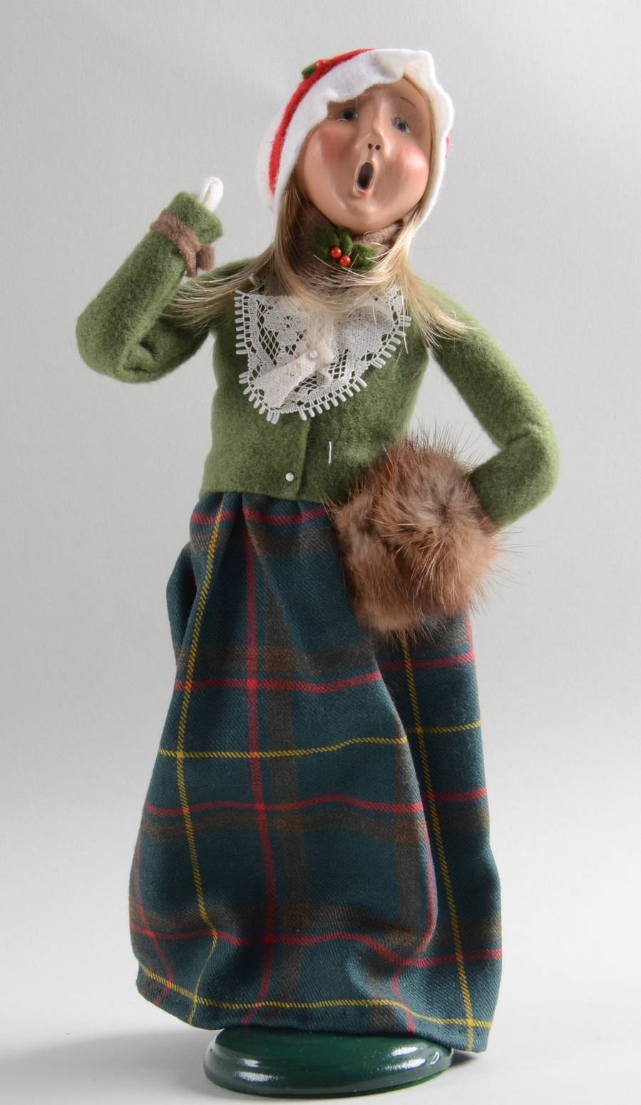 Traditional Assorted Carolers Woman With Brown Muff-Green Coat Lace - No Box Nb1135